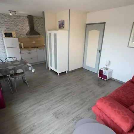 Grand La Corniche Apartman *